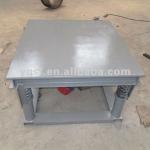 Vibrating table concrete for paver