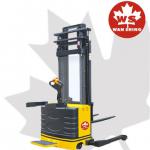 1.5T electric straddle stacker