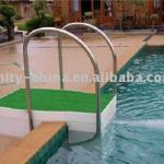 Filtration device of swimming pool