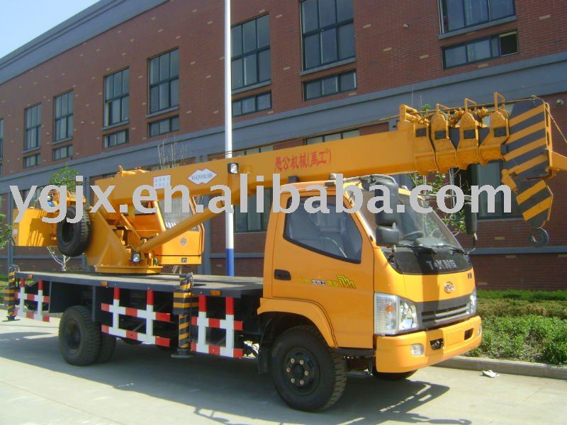 10ton telescopic boom truck mounted crane