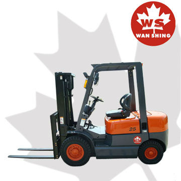 2.5ton Diesel forklift trucks with cabin