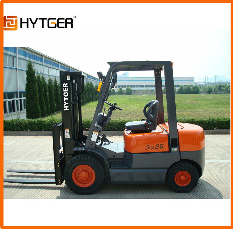 2000-3500kg TCM Type Diesel Forklift Truck FD20-FD35