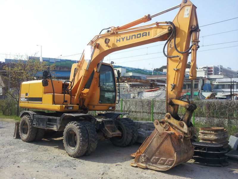 2003Year Dec Hyundai Tire Excavator R1400W7