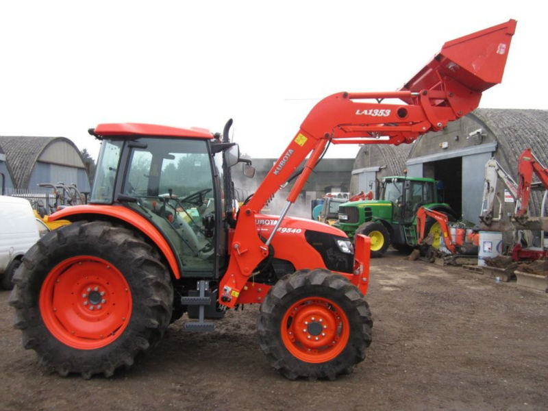 2010 Kubota M9540 Used Tractor with loader