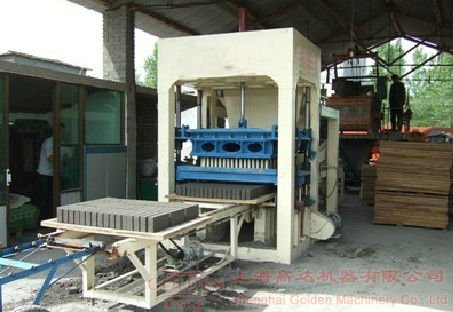 2011 hot selling High efficient but not expensive automatic concrete block making machinery