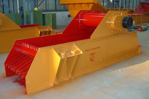 2013 Vibrating Feeder for Crusher, Capacity 90-160t/h