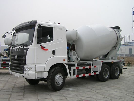 6*4 336hp HOWO concrete mixer transport truck