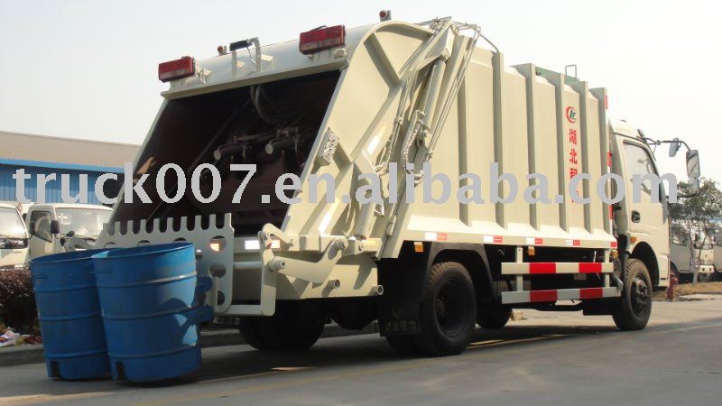 6 wheels garbage compressor truck