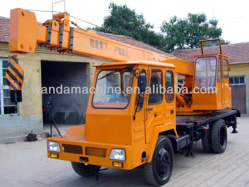 7 tons hydraulic truck crane of high quality