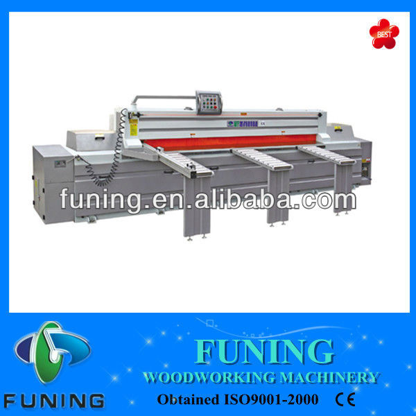 A Wood cutting Panel Sawing Machine