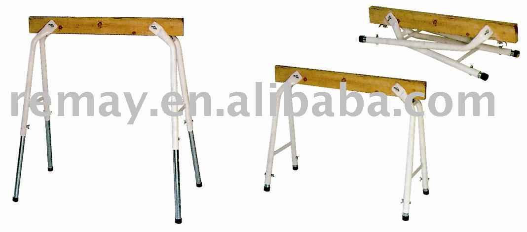 Adjustable sawhorse