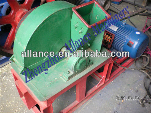 Animal bedding making machine by crush wood into wood shavings