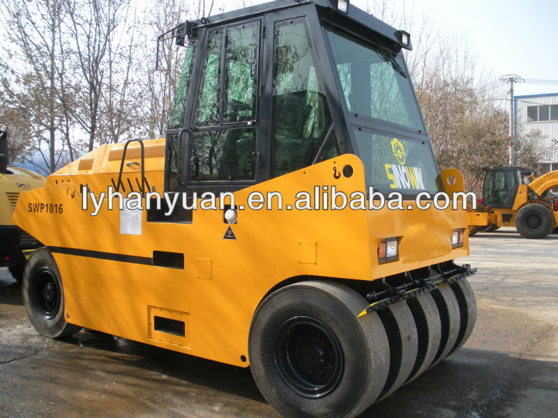 Asphalt Roller Or Rubber Tire Road Roller