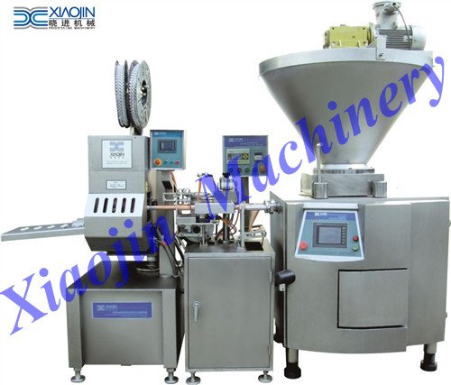 Automatic emulsion explosive packaging machine