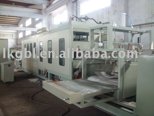 automatic forming and cutting vacuum forming machine
