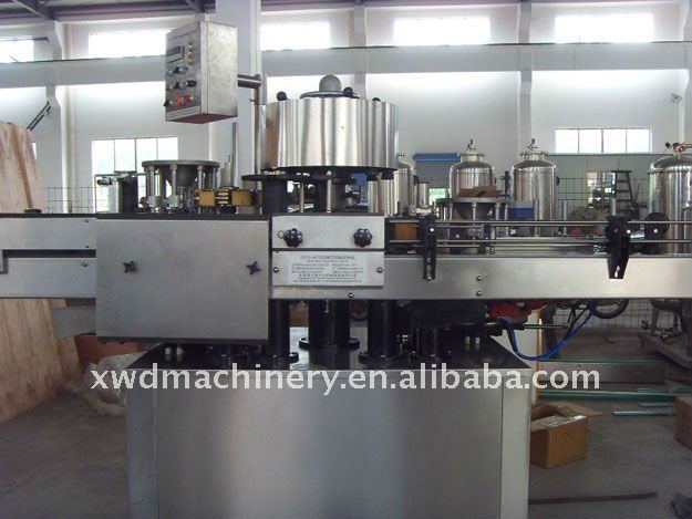 Automatic glass bottle labeling machine