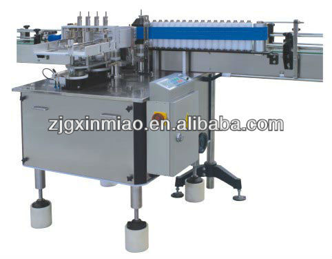 Automatic labeling machine