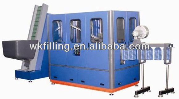 Automatic lineal type PET blowing machine