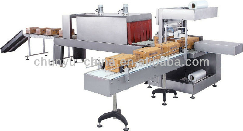 Automatic plastic bottle shrink wrapping machine