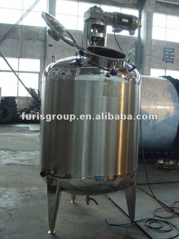 Beverage storage tank