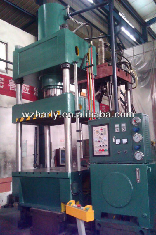 BMC and SMC Slatted floor hydraulic press