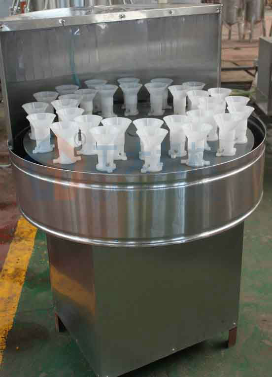 Bottle Rinsing with 12 heads machine