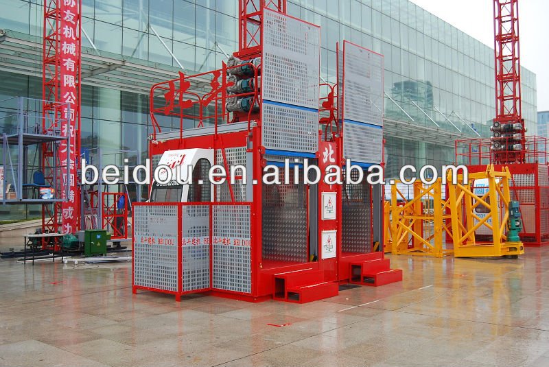 Building material lift