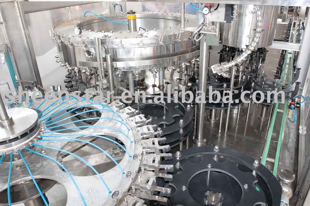 Carbonated Beverage Filling Machine/Mchinery/Equipment