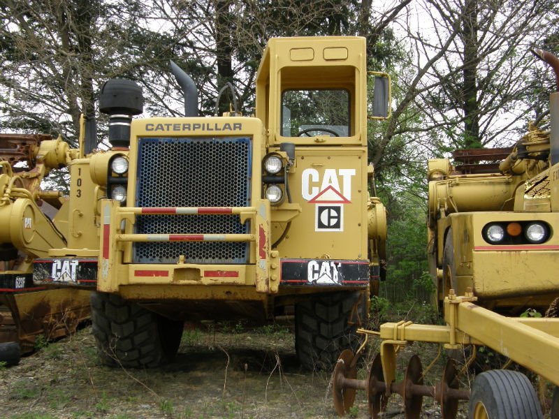 Caterpillar scraper