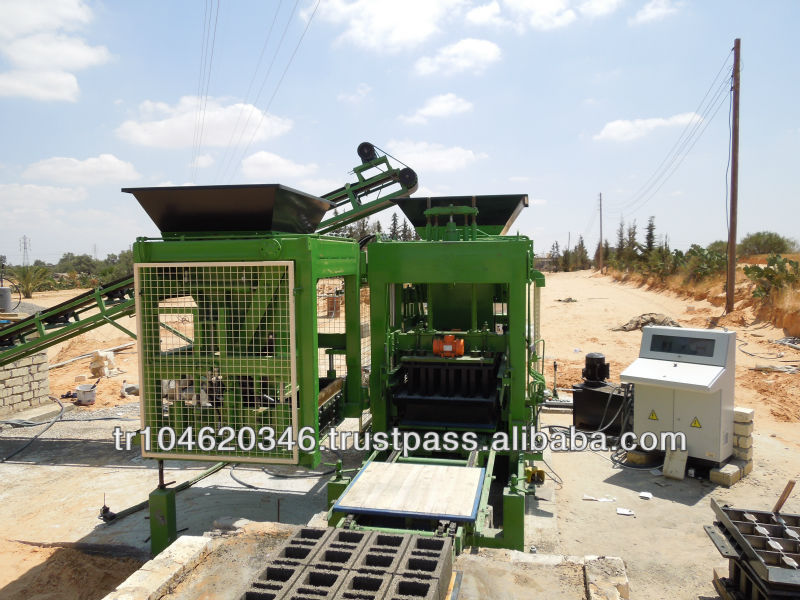 CEMENT HOLLOW BLOCK MAKING MACHINE