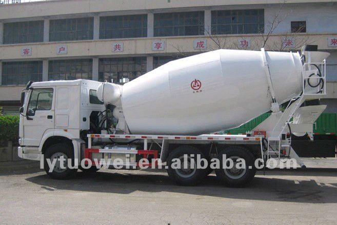 China Made HOWO Chassis 9cbm Concrete Mixer Truck