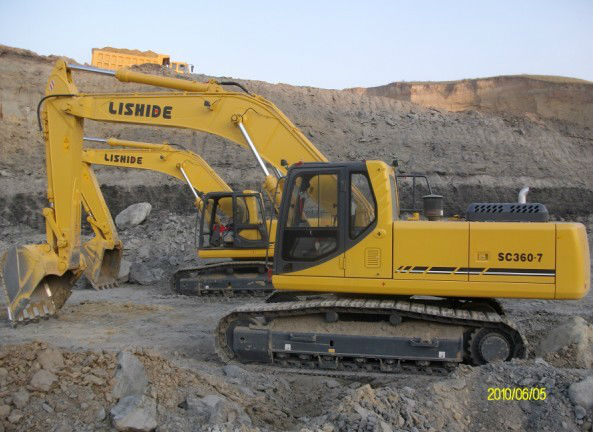 Chinese large capacity 30ton mining excavator