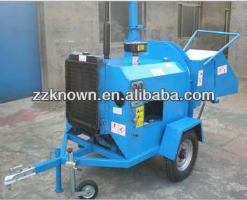 Chip size adjustable wood chipper machine with towable