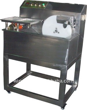 Chocolate tempering machine