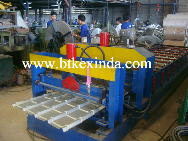 Color Steel Glazed Roof Tiles Forming Machine