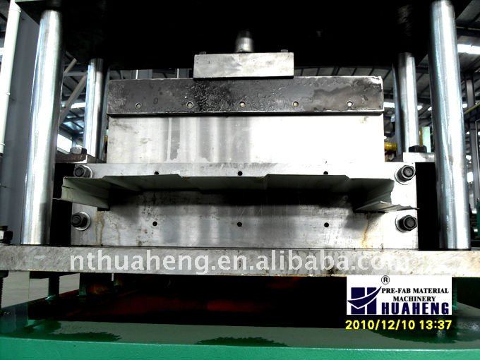 Colored steel Tile roll forming machine