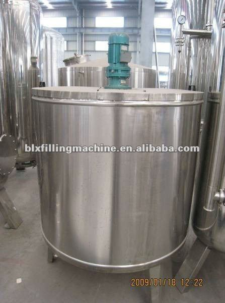 Complete beverage blending tank for juice filling line