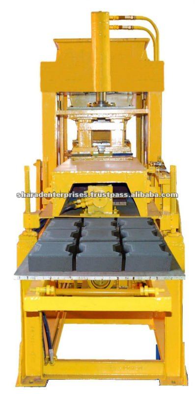 Concrete pavers making machine