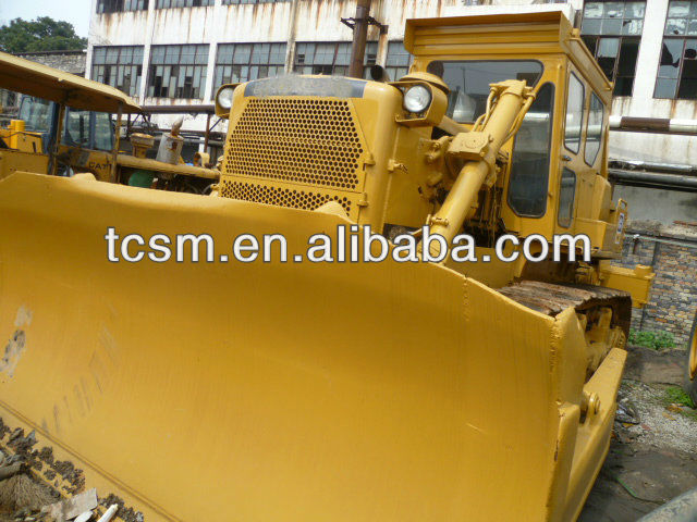 construction machines Japanese crawler track bulldozers D8K