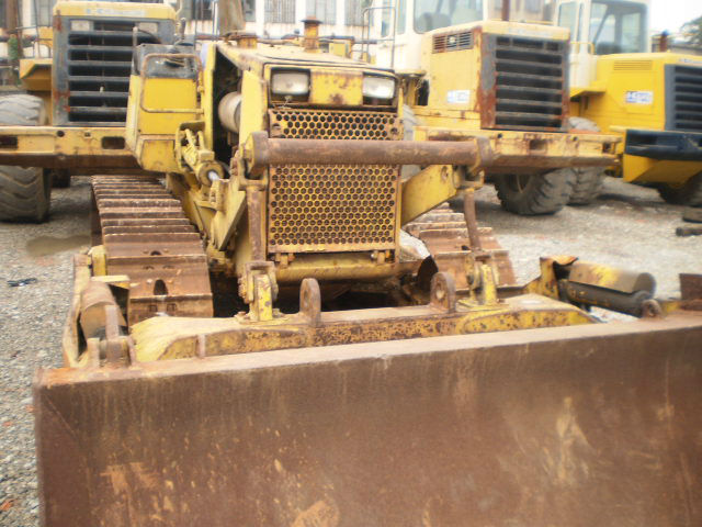 Construction site machinery Komatsu D31P-16 Crawler bulldozer