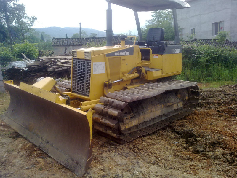 Construction site machinery Komatsu D31P-16 Crawler Tractor