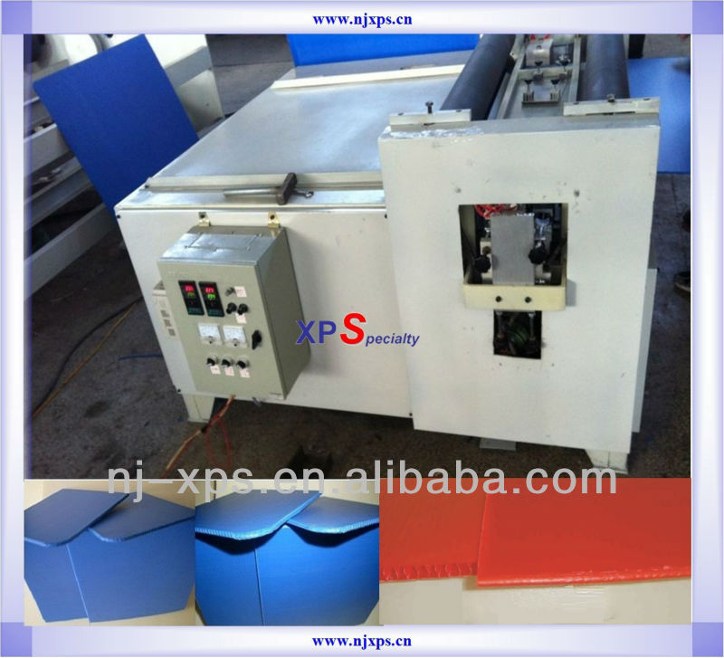 Corrugated plastic sheet sealing machine