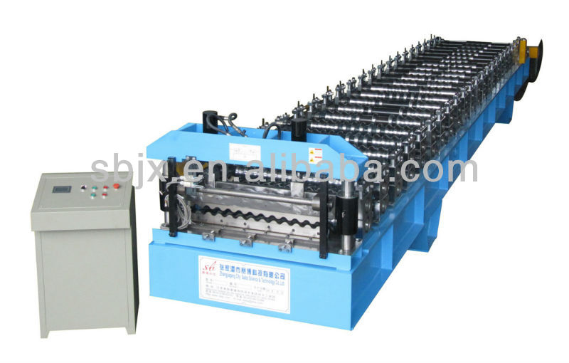 Corrugated roll forming machine