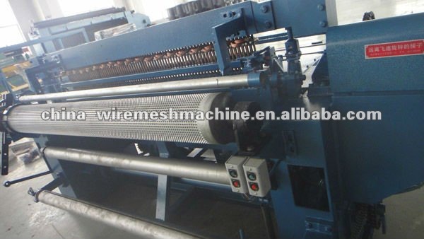 cross wire straightening of welded wire mesh machine