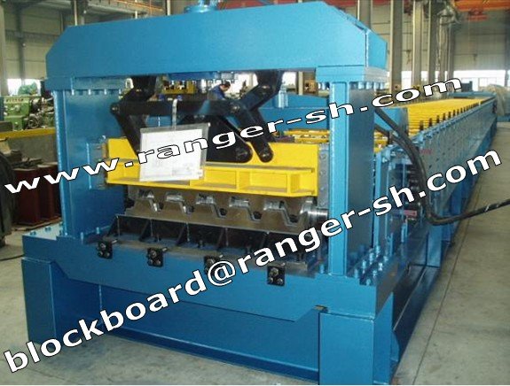 Decking Floor Forming Machine