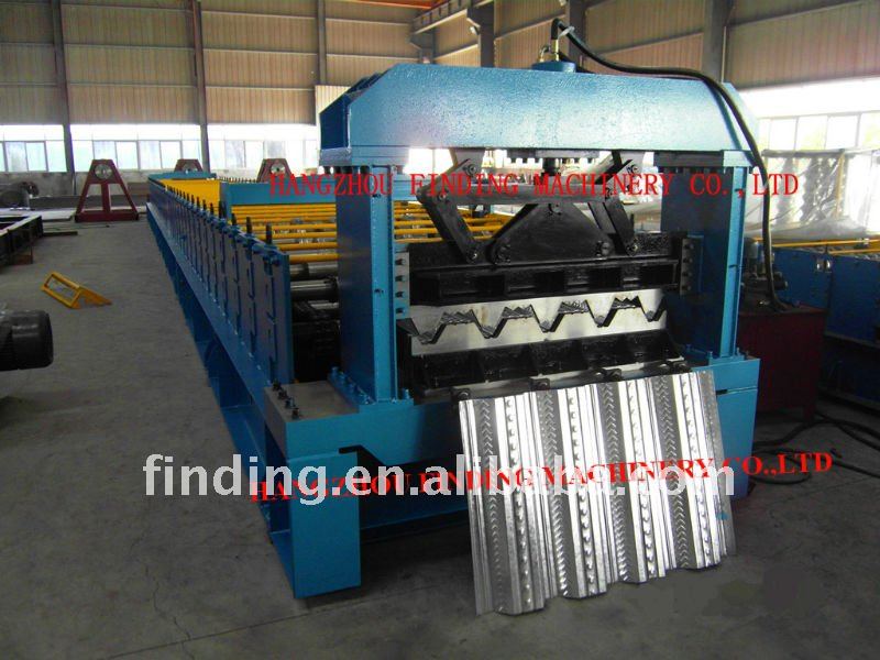 Decking forming machine