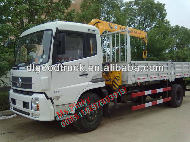 Dongfeng 6.3T XCMG SQ6.3SK2Q crane lorry