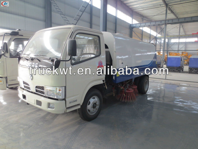 DongFeng FuRiKa 4*2 small Road Sweeper Truck