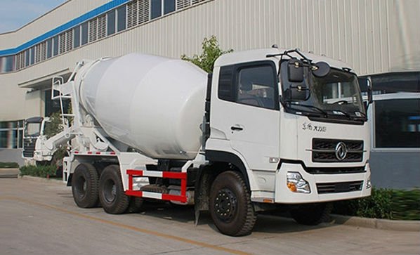 Dongfeng Tianlong 8m3 concrete mixer truck