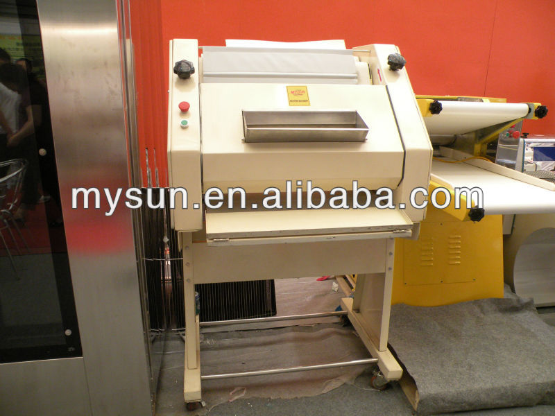 Easy Operate french baguette bread making machine/ Molder Machine/bread moulder